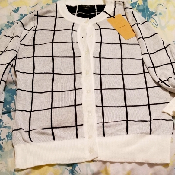 Tops - BNWT Button Sweater Cardigan